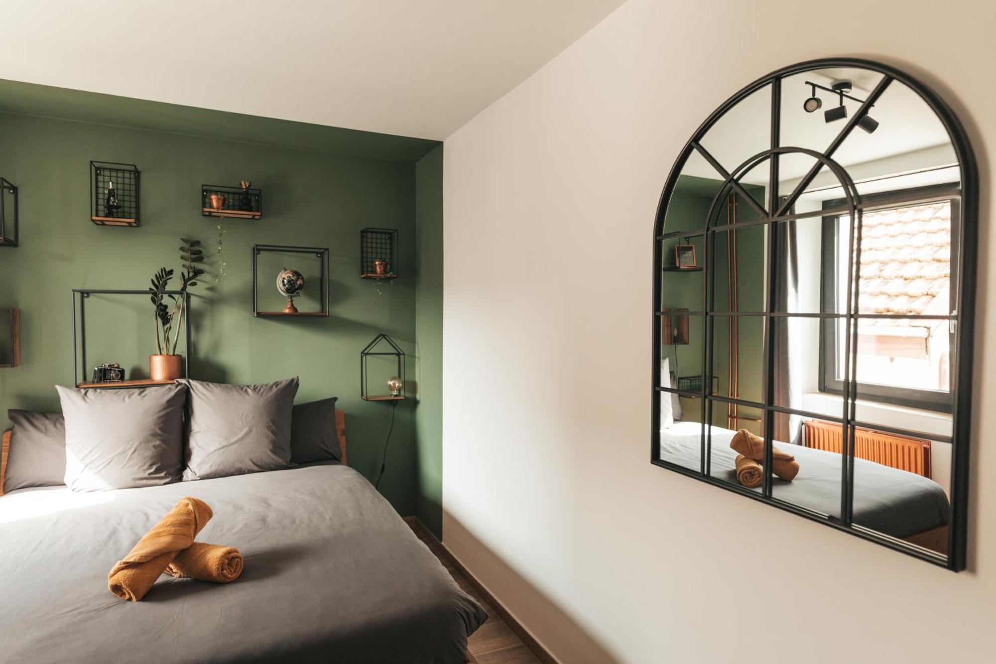 Appartement Thematique: Voyage Industriel Travers Екстериор снимка