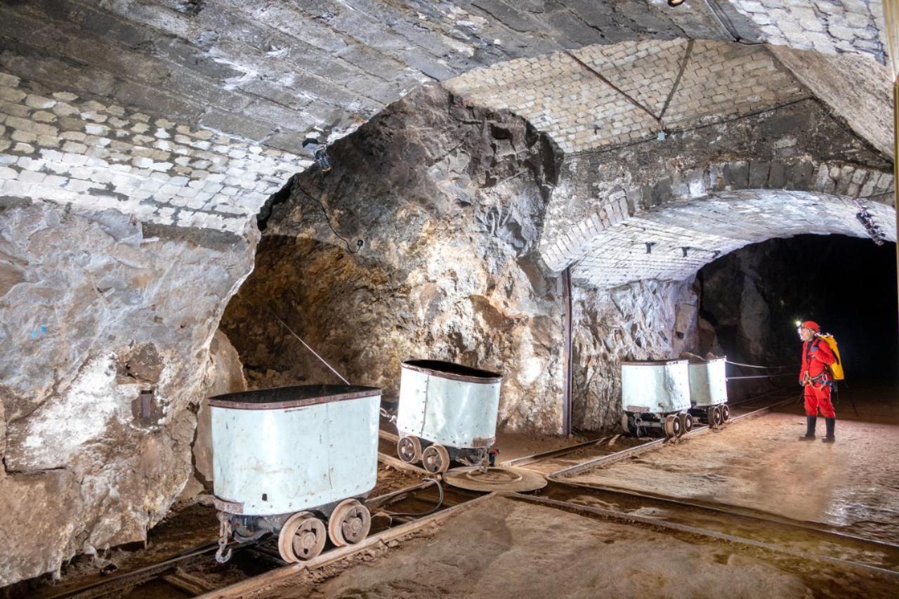 Appartement Thematique: Voyage Industriel Travers Екстериор снимка