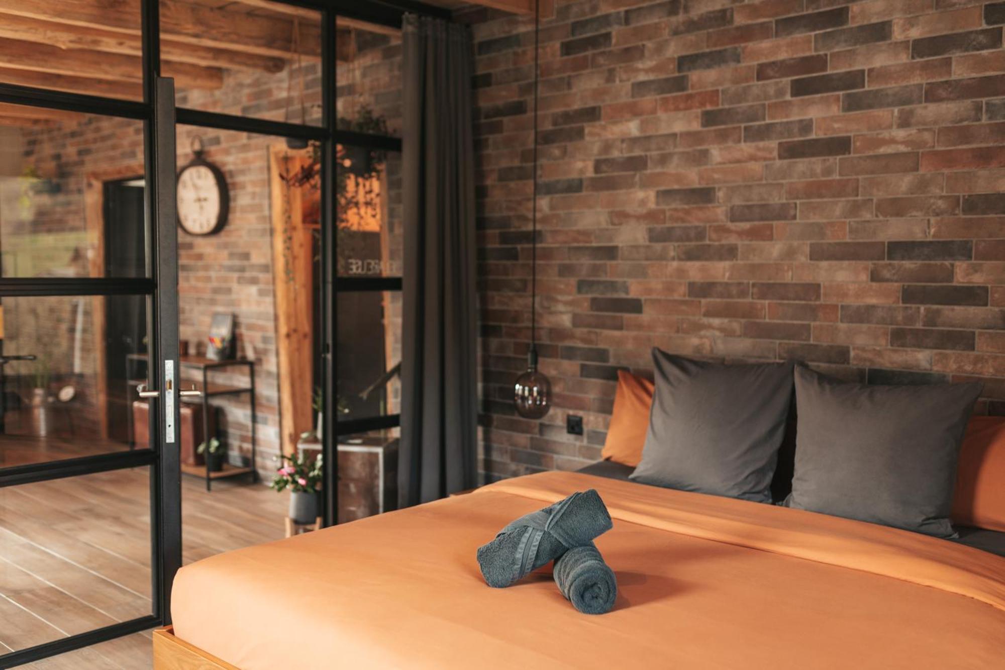 Appartement Thematique: Voyage Industriel Travers Екстериор снимка