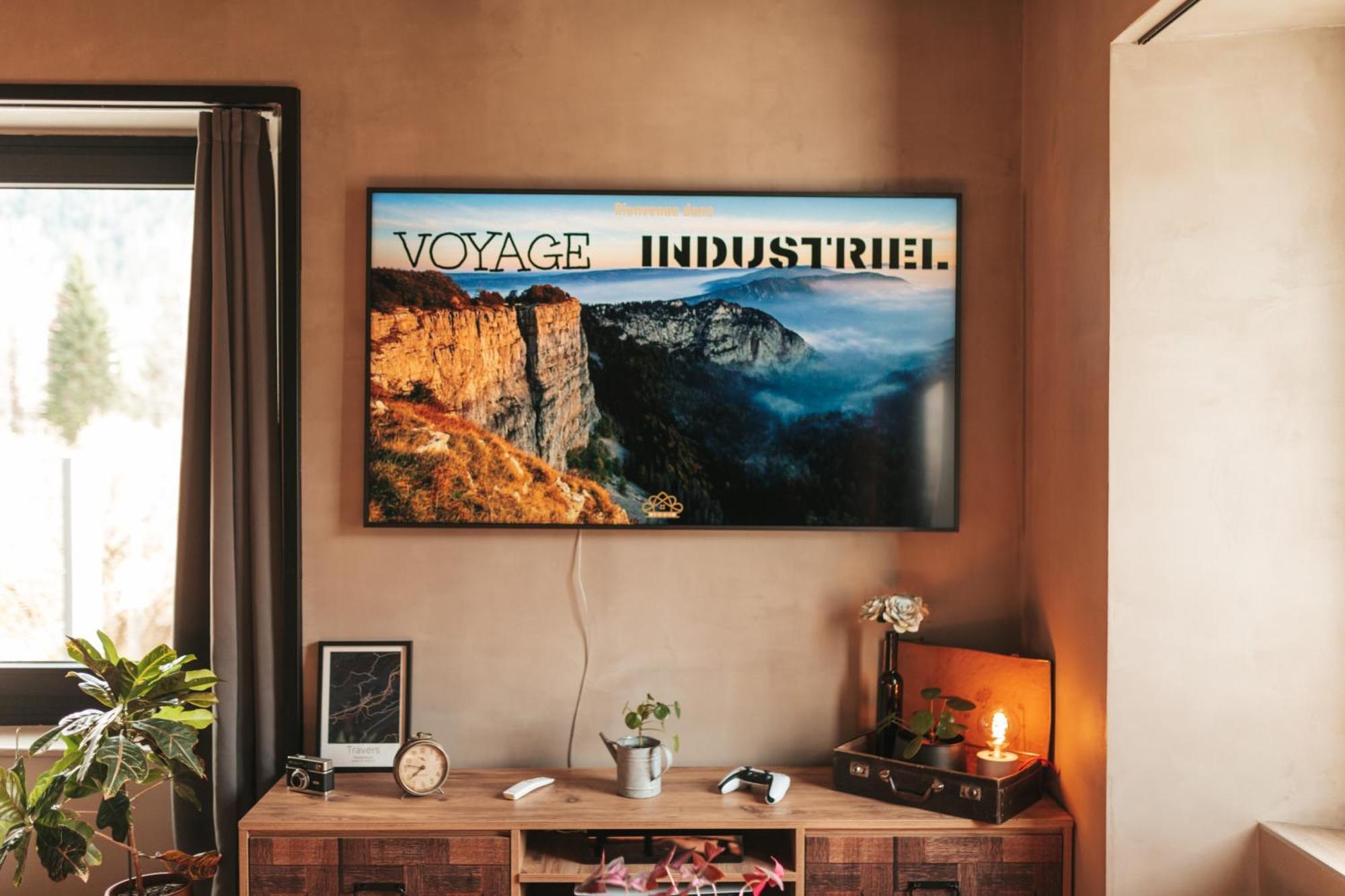 Appartement Thematique: Voyage Industriel Travers Екстериор снимка