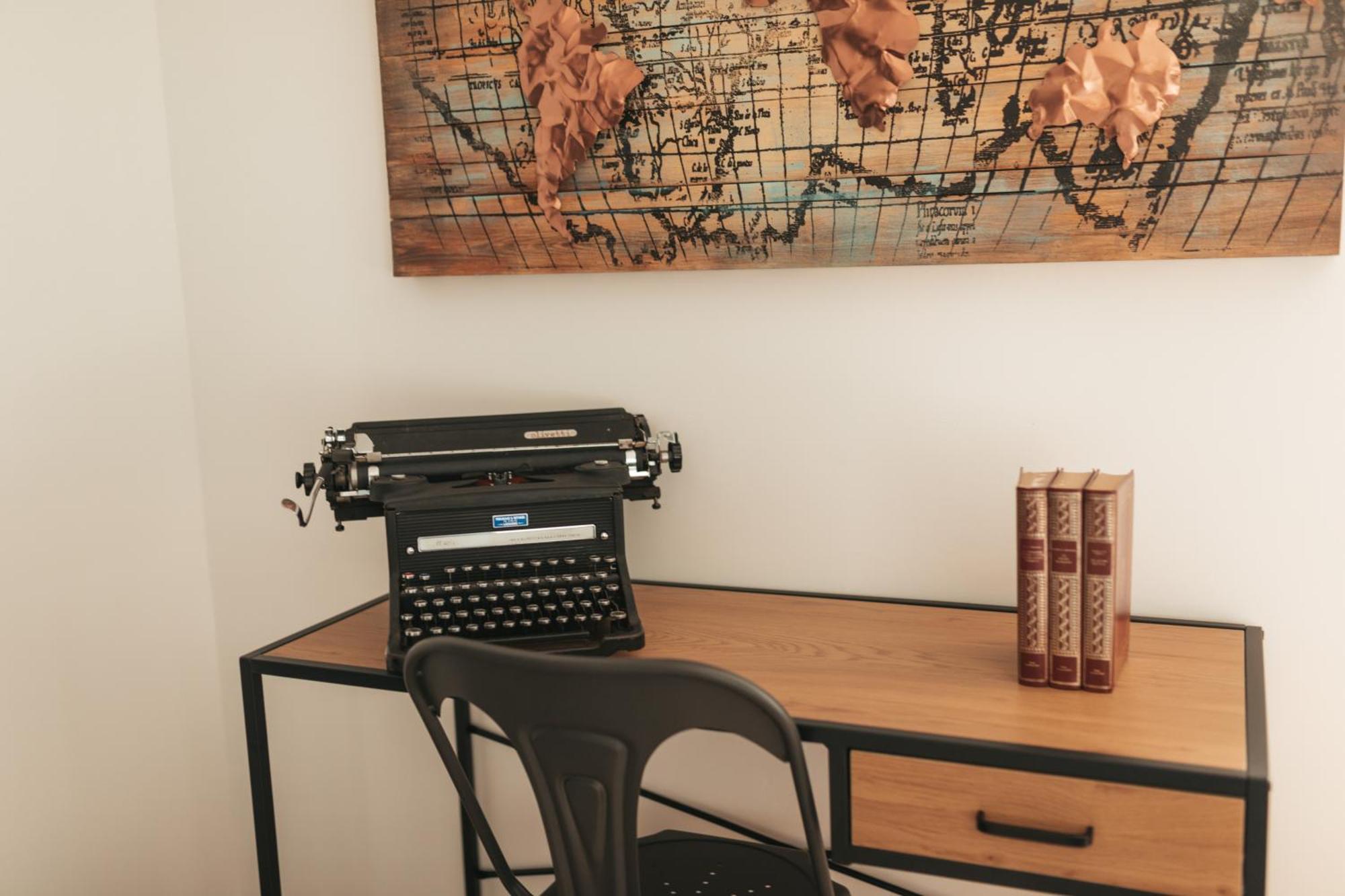 Appartement Thematique: Voyage Industriel Travers Екстериор снимка